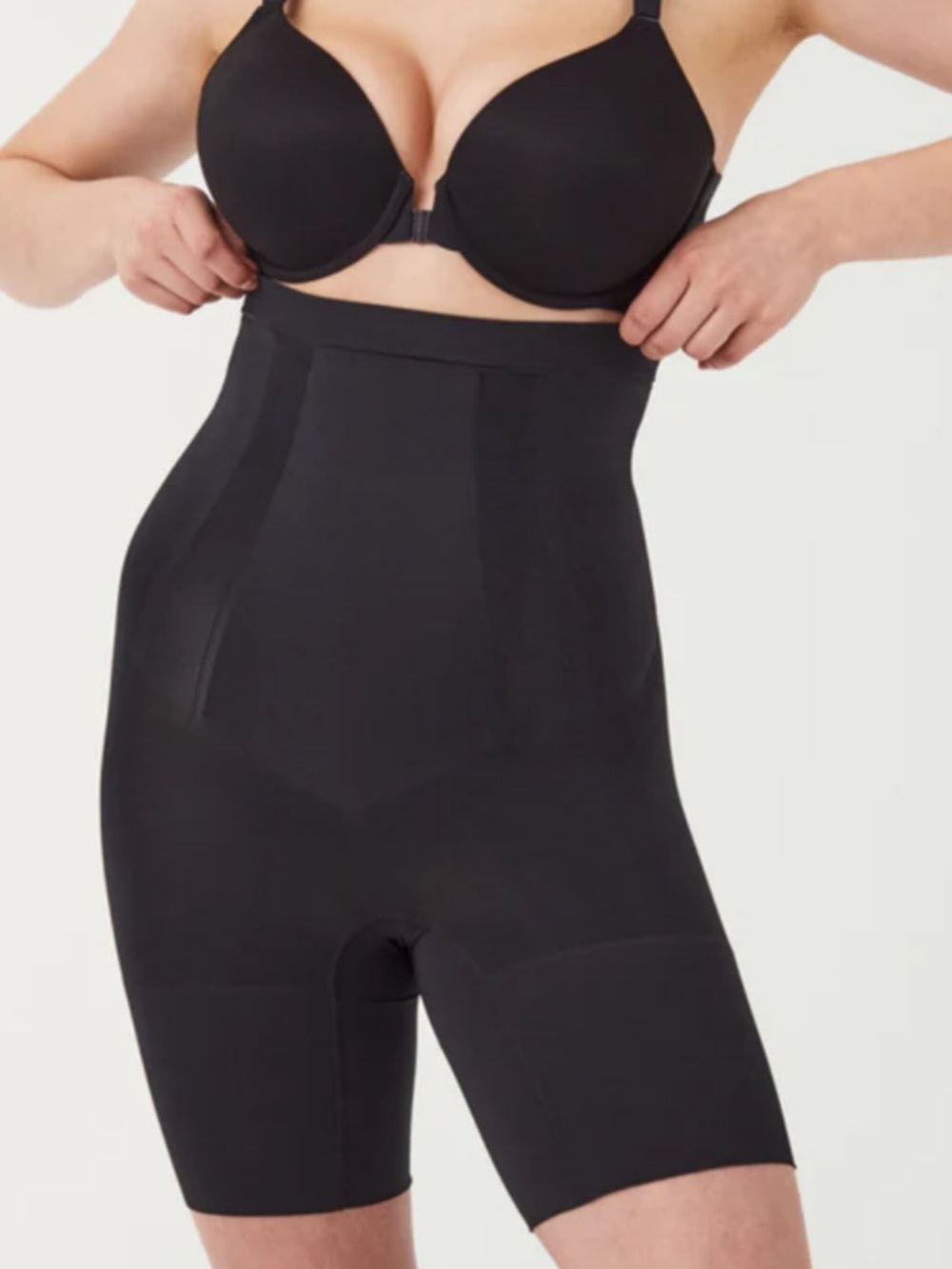 High-Waisted Mid-Thigh Short Spanx RN112121